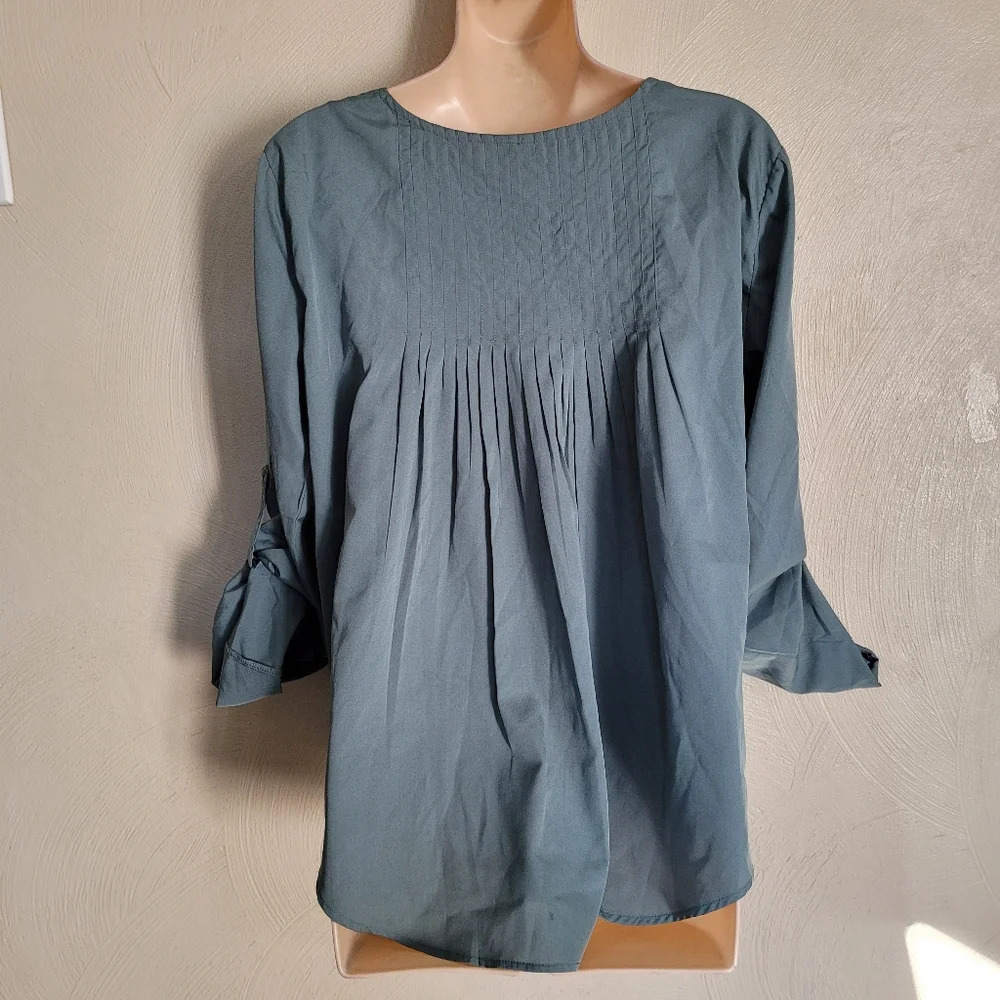 O'Neill Greenish Blue Deep V-neckline Button Down Blouse Size Women's Medium - Picture 3 of 10